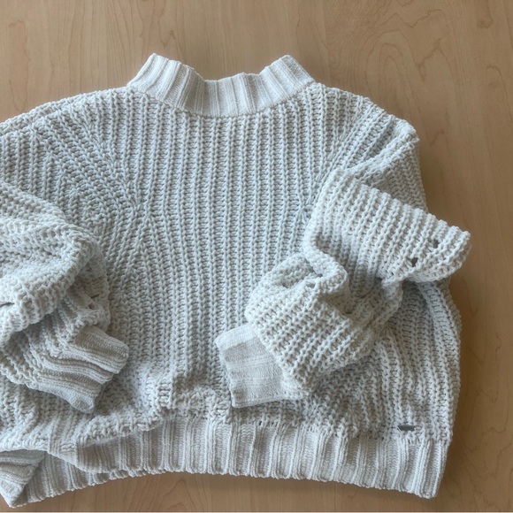 Hollister Sweaters - Hollister White Chunky Knit Sweater - XS